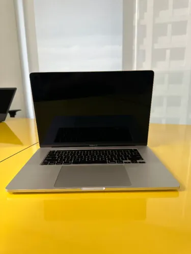 41 un Macbook Pro 16 i7, 16GB RAM, 512GB SSD SEMINOVOS / SEM CARREGADORES/ ÓTIMO ESTADO (M