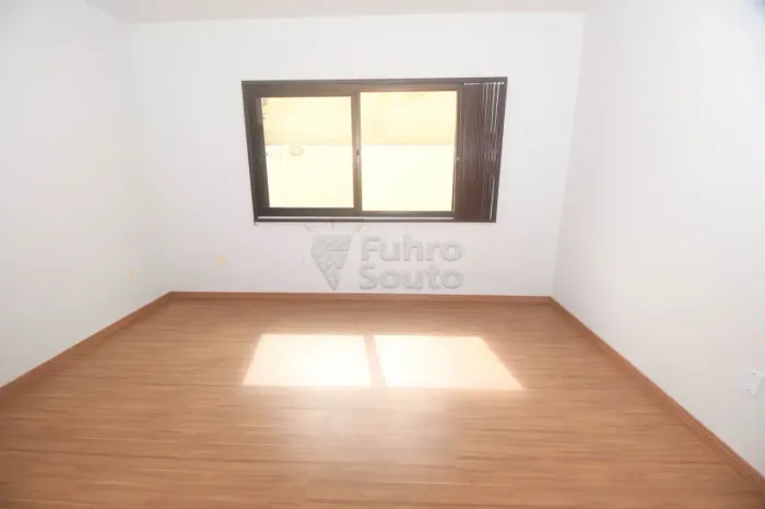 Apartamento com 3 quartos no Centro de Pelotas/RS