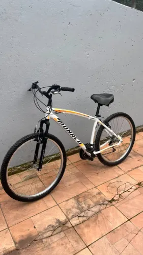 bicicleta aro 26, monaco, branco e laranja 