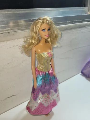 Barbie Com Vestido Fashionista Cutie Swappin' Styles Doll | Item raro!