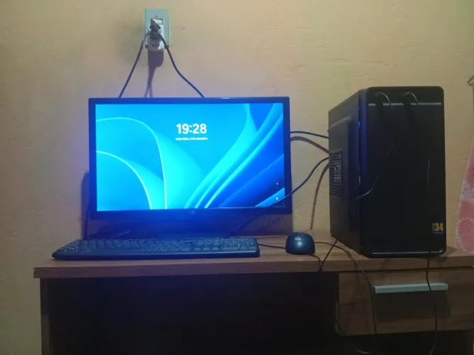 PC Completo Brasil PC - 16GB RAM + SSD M.2 240GB + Monitor Full HD