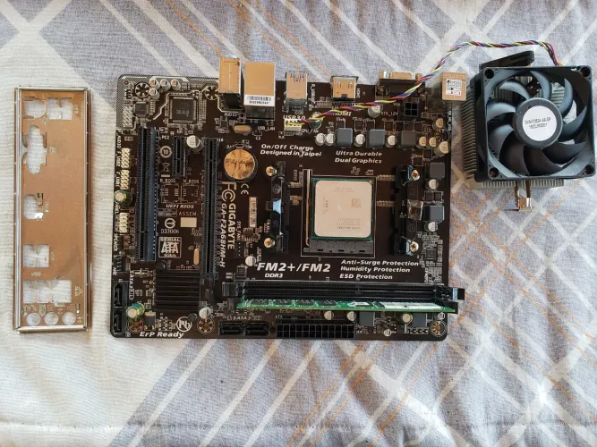 Kit AMD A6-7480 + Gigabyte GA-F2A68HM-H + 4gb DDR3, com espelho