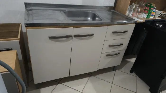 Balcão de pia com tampo inox