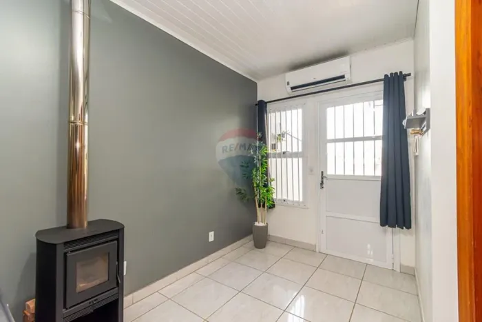 Casa Moderna com Calefator e Espaço Gourmet em Gravataí