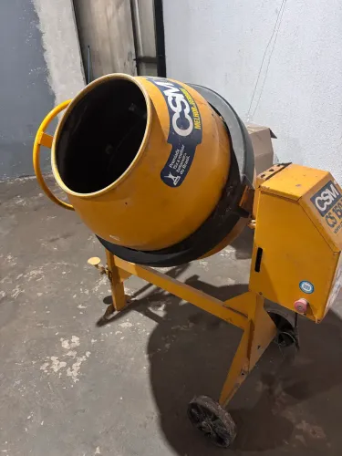 Betoneira semi nova 150 L csm 