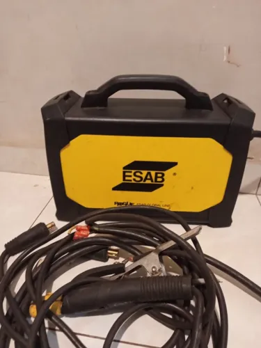Inversora de solda Rogue ES 245i Esab 220V