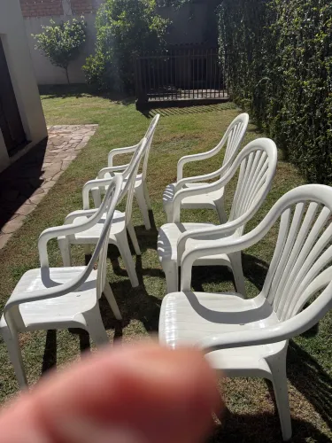 Cadeiras plásticas