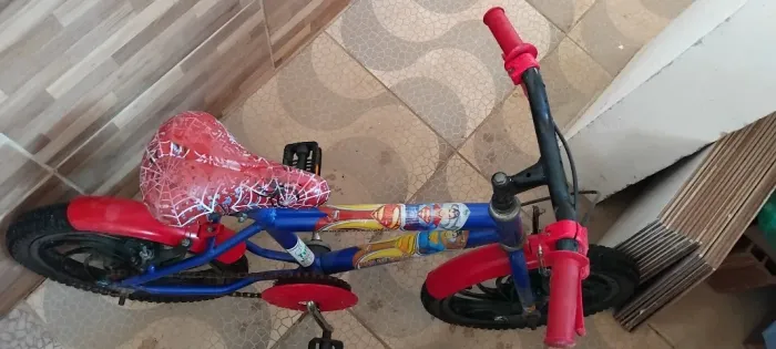 Bicicleta infantil homem aranha