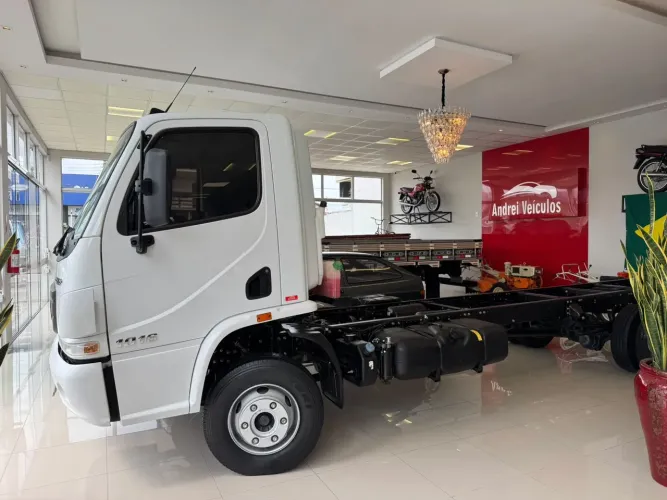 ACCELO 1016 CABINE BOLHA APENAS 61.000 KM BRANCA 2021/2021