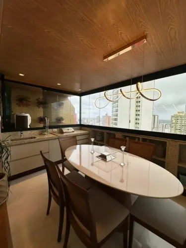 APARTAMENTO DUPLEX 4 SUÍTES, VISTA MAR, ANDAR ALTO, VARANDA GOURMET.