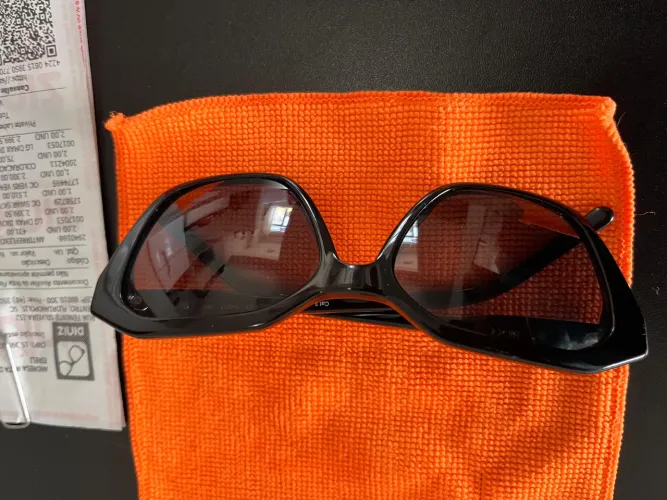 Óculos de sol Dii Collection, cor Preto.