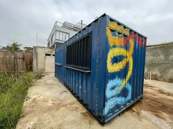 Ponto Comercial + Container Lanchonete no Água Verde - 3 Quadras da Arena da Baixada! 