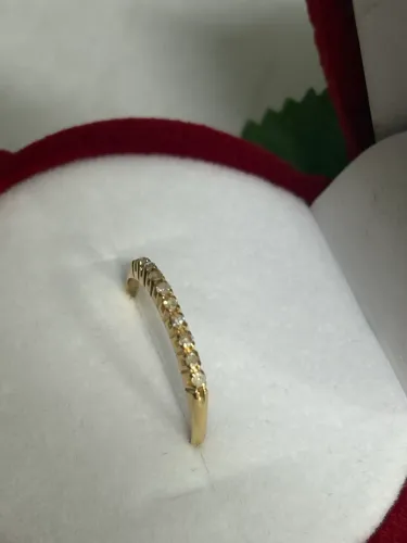 Anel meia aliança Ouro18k com diamantes