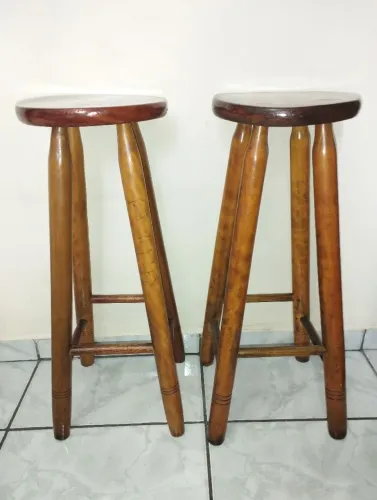 Banquetas de Madeira Invernizadas
