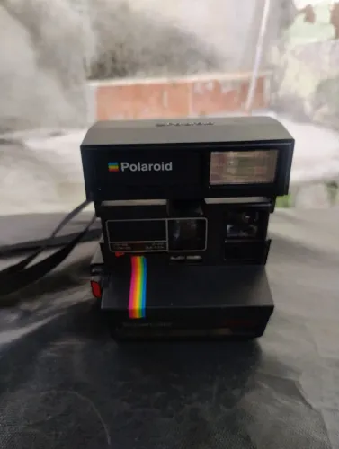 Câmera Polaroide (Antiga)