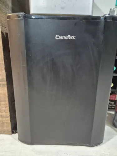 Cervejeira 110l esmaltec em perfeito estado