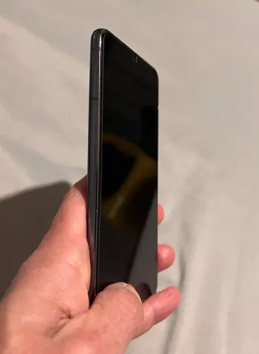Celular S21 5G Samsung com 3 listras no Amoled