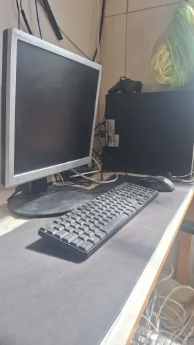 Computador completo com mouse,teclado,mouse pad e etc