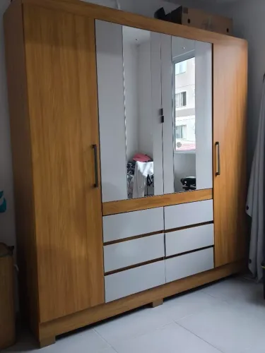 Guarda Roupa Espaçoso