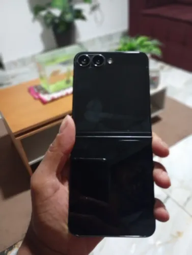 ?Galaxy Z Flip 7 - Único Dono, Sem Marcas de Uso