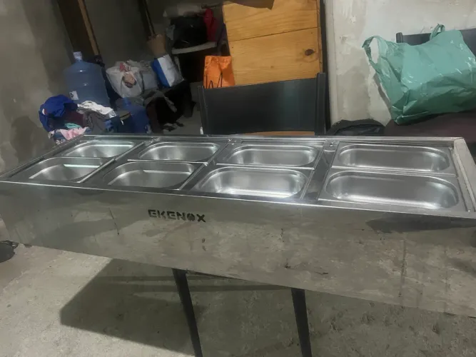 Buffet térmico Ekenox com 8 Cubas 