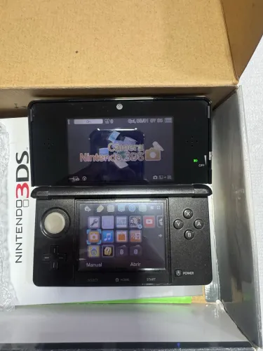 Nintendo 3DS na caixa em perfeito estado de conservação