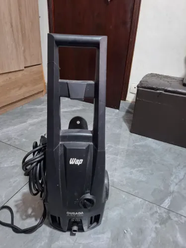 Lavadora de alta pressão, wap Black 2200, com mangueira de 10 metros e engate rapido