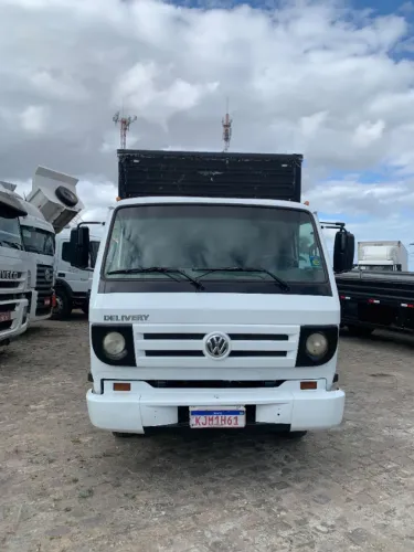 VENDO/TROCO CAMINHÃO BAÚ 8-150 VW