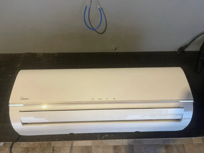 Ar Condicionado Inverter Midea - 12.000 btus - Quente e Frio