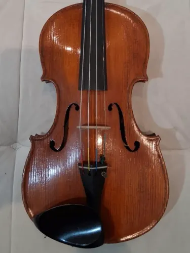 Violino Eagle 4/4 com verniz Goma laca