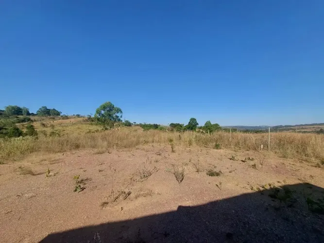 Chácara com 2 hectares e Córrego - Santo Antônio do Descoberto