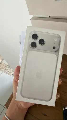 iPhone 17 pro max nunca usado