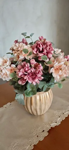 Vaso de flor artificial