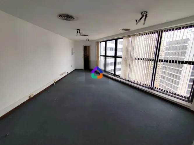 Sala Comercial de 32m² no Centro do Rio de Janeiro
