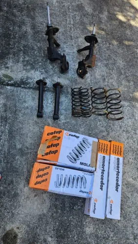 Vendo - Kit para rebaixar Gol quadrado