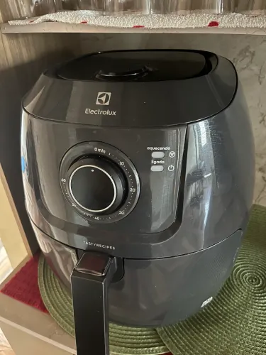 AirFryer Eletrolux nova