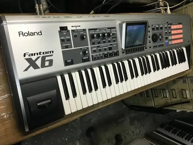 Roland fantom x6