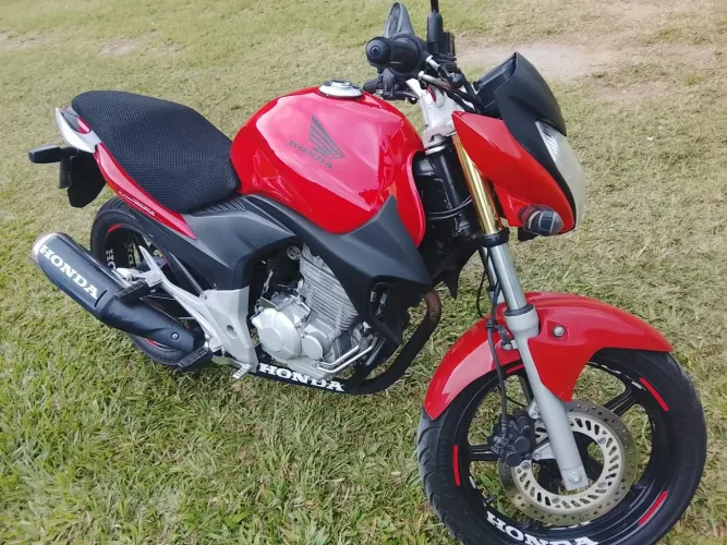 CB 300 