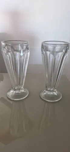 02 Taças de Milkshake 330ml
