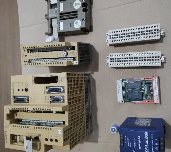 Módulo PLC S5 da Siemens CPU 95U, 16 in/ 16 out 24VDC - 6ES50958MA05