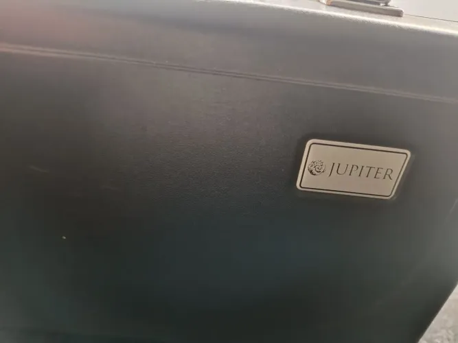 Clarinete Júpiter - Semi-novo - R$ 2.800