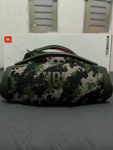Vende-se JBL Boombox 3 - Muito Conservada.