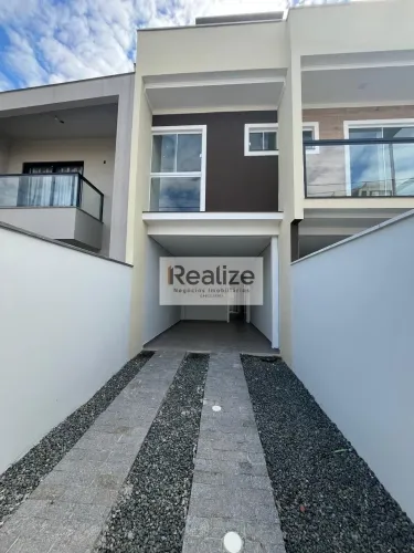 Sobrado 2 suítes Itacolomi Balneário Piçarras próximo da praia