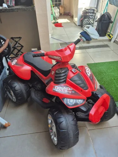 Quadriciclo Elétrico Infantil - Quad ATV - 12v - Vermelho - Bandeirante<br>Usado, por 1.200