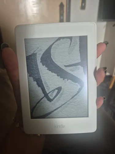 ? Kindle Paperwhite 7ª geração + capinha