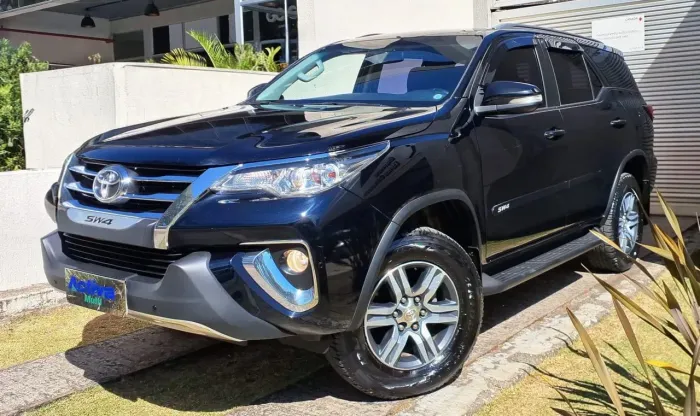 Toyota Hilux SW4 SR 4X2 2.7/ 2.7 Flex 16V Aut. 2017