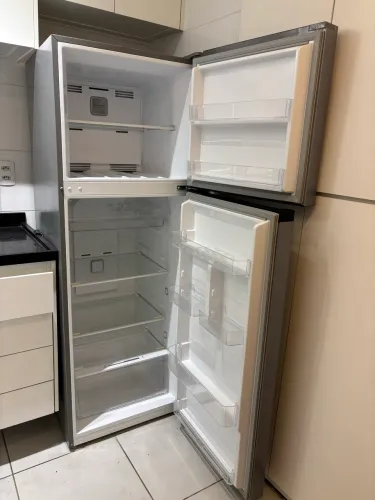 Geladeira midea 347l