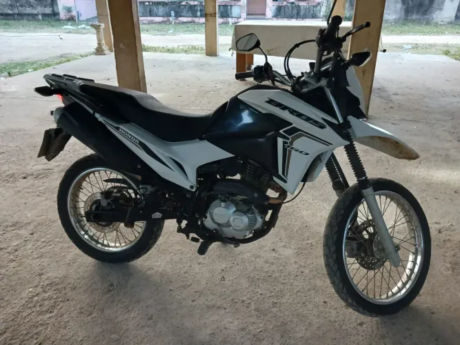 Vendo moto Bros ano 2023 único dono