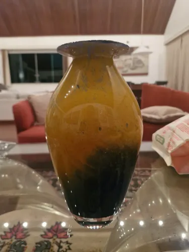 LINDO VASO DECORATIVO DE MURANO (com pequeno detalhe na boca)