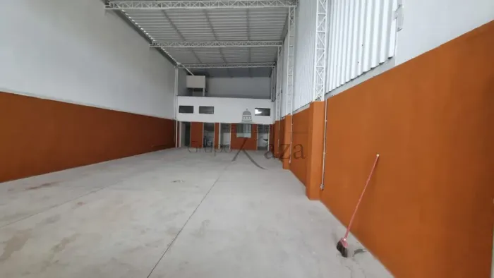 Oportunidade - Galpão Comercial - Residencial Parque dos Sinos - 158,40m².